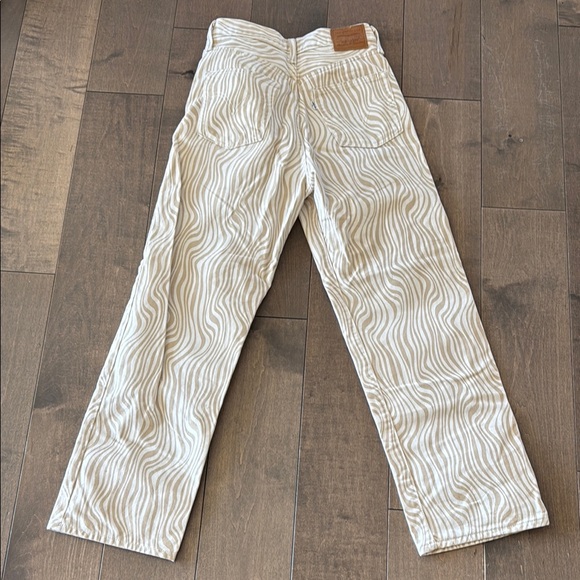 Levi’s Beige and White Patterned Jeans NWOT - Picture 5 of 5
